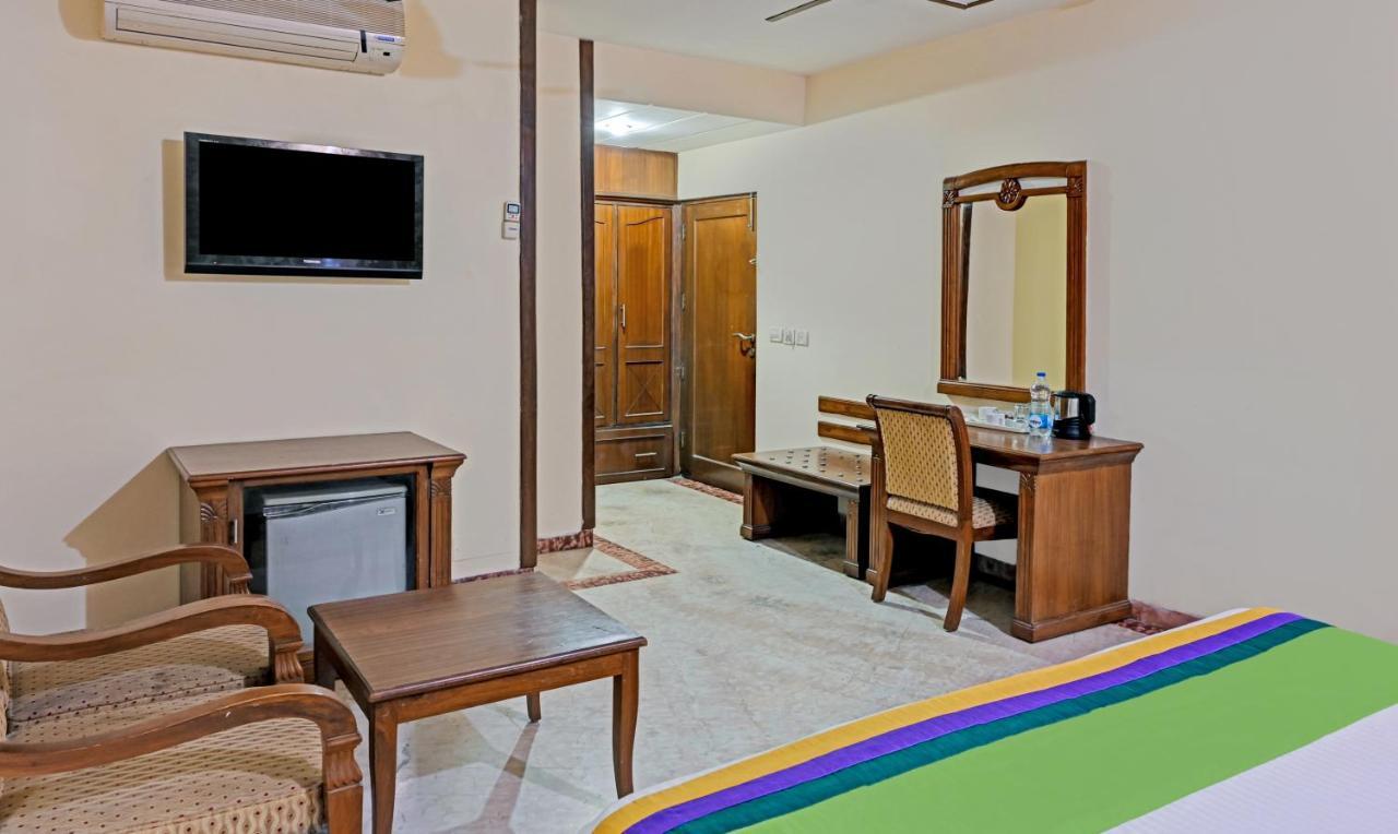 Itsy Hotels Auzone & Spa Chandigarh Bagian luar foto